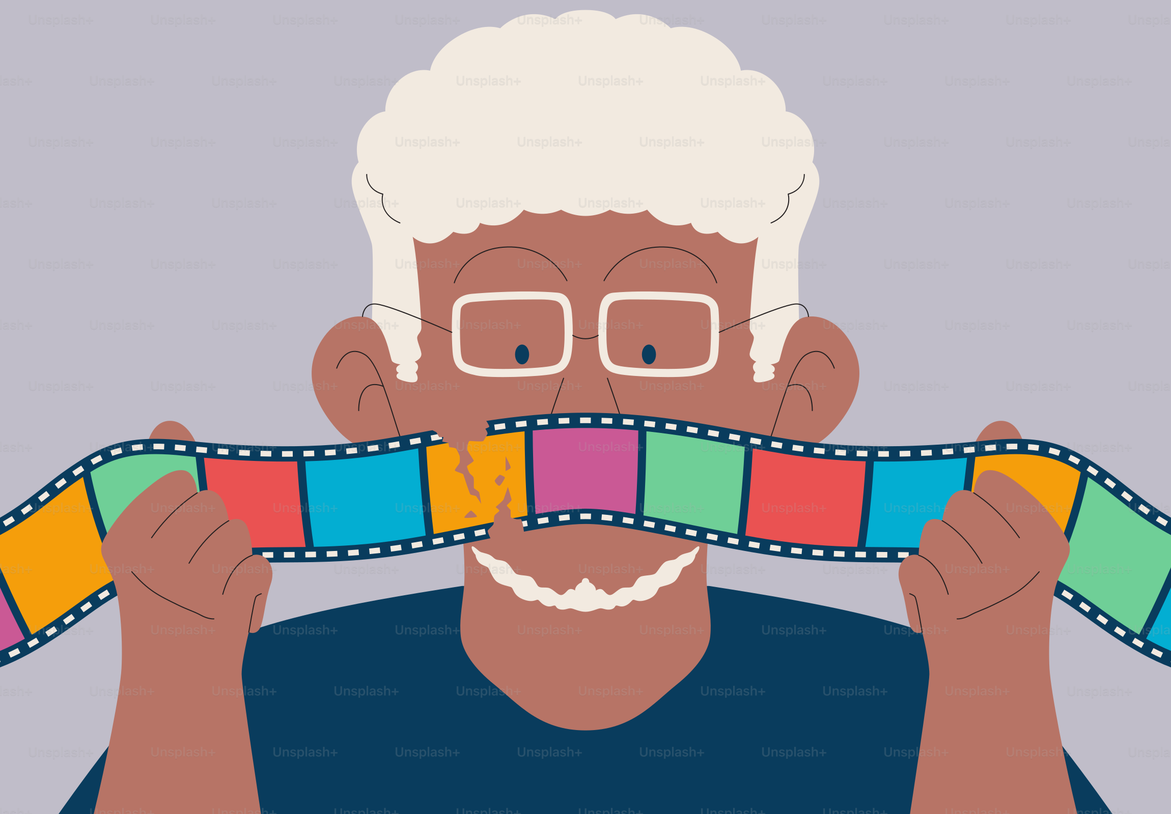 Hombre mayor sosteniendo una tira de película colorida delante de la cara