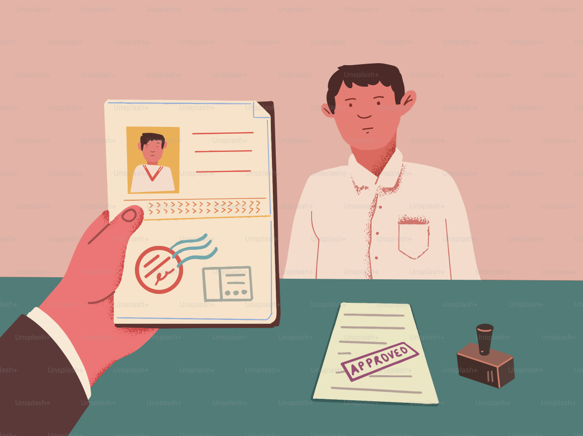 Sujetando el pasaporte de la mano, hombre con documento aprobado en el mostrador.