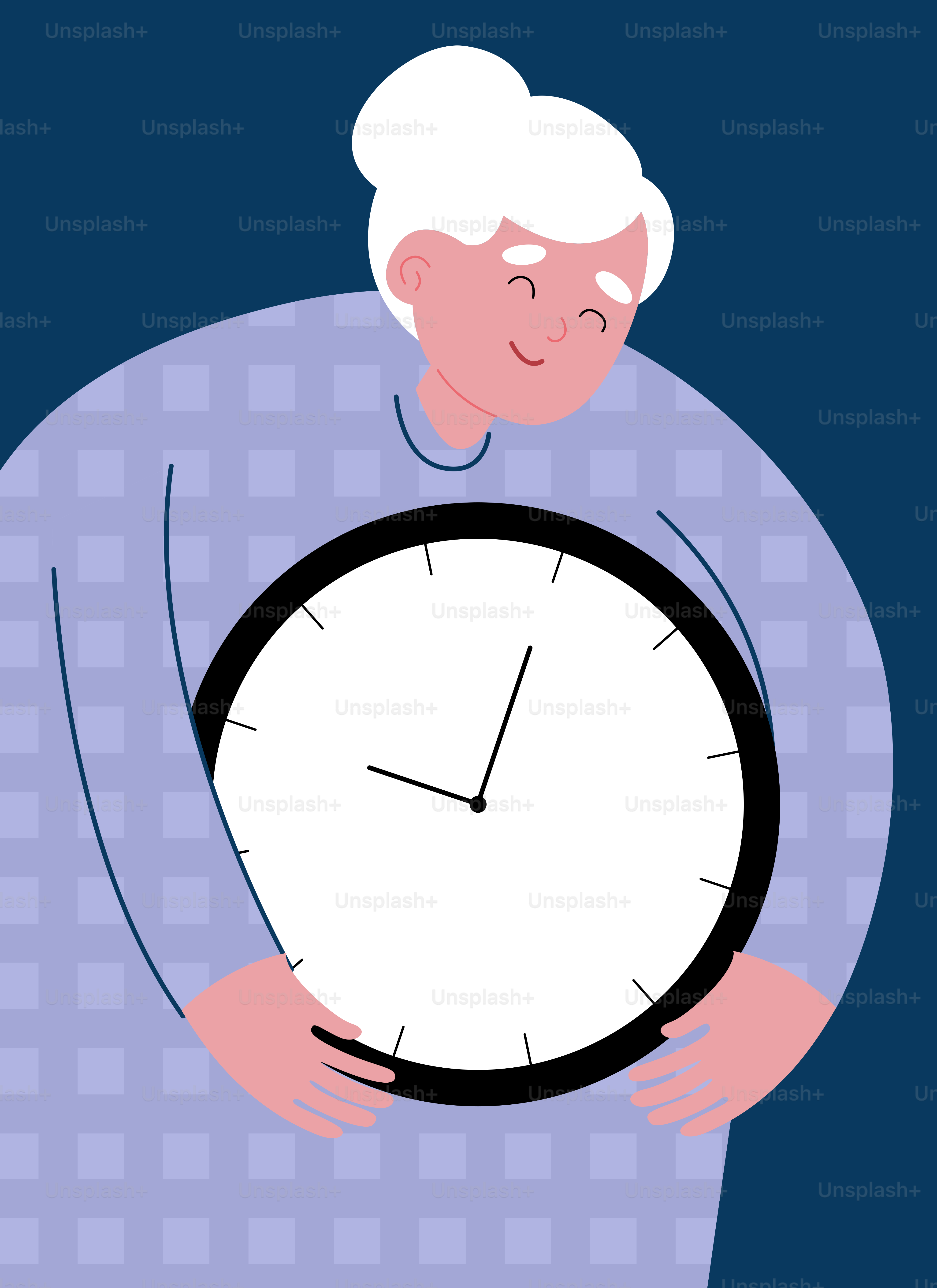 Una donna anziana che sorride e abbraccia un grande orologio.