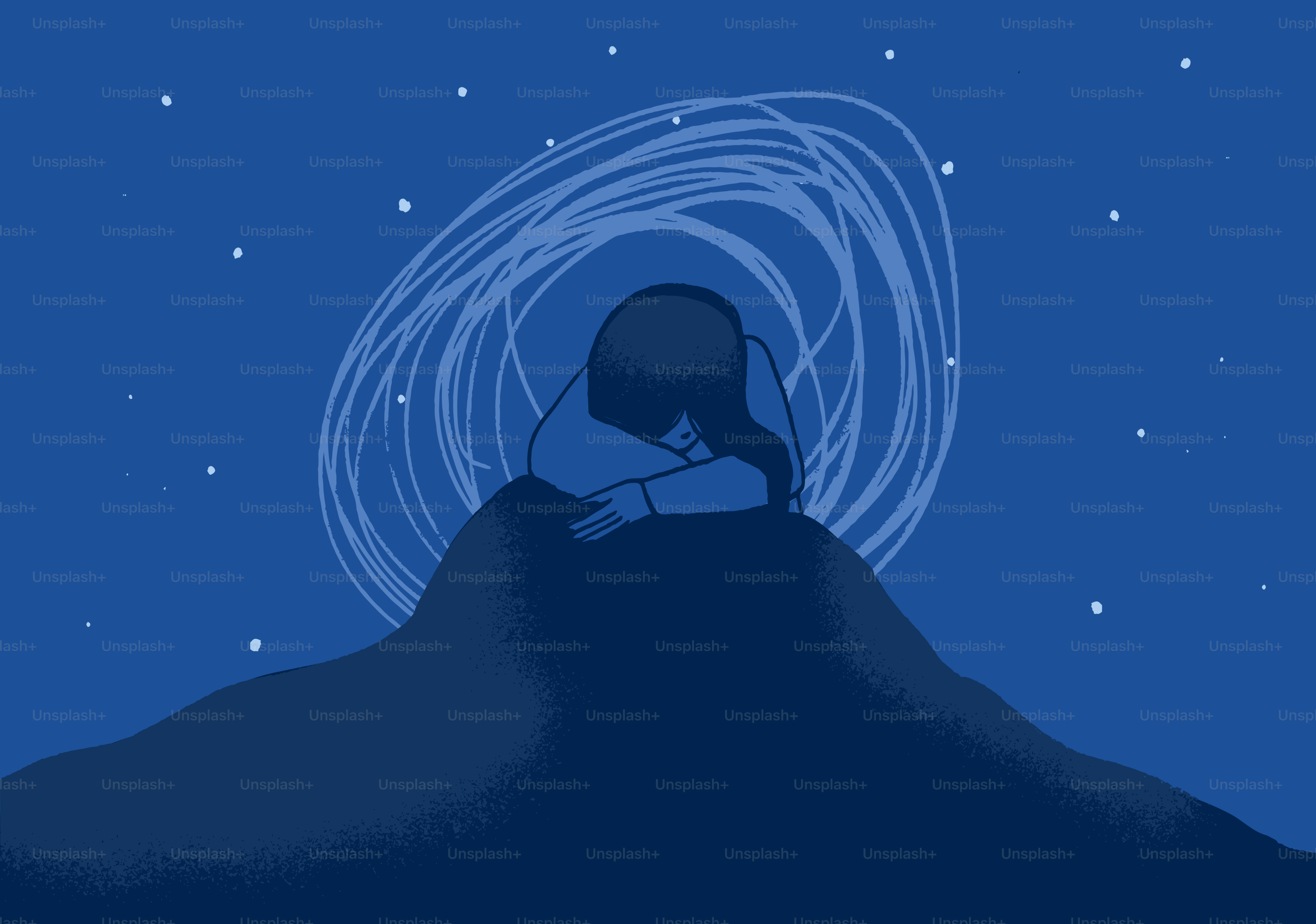 夜、丘の上に一人座っている人。