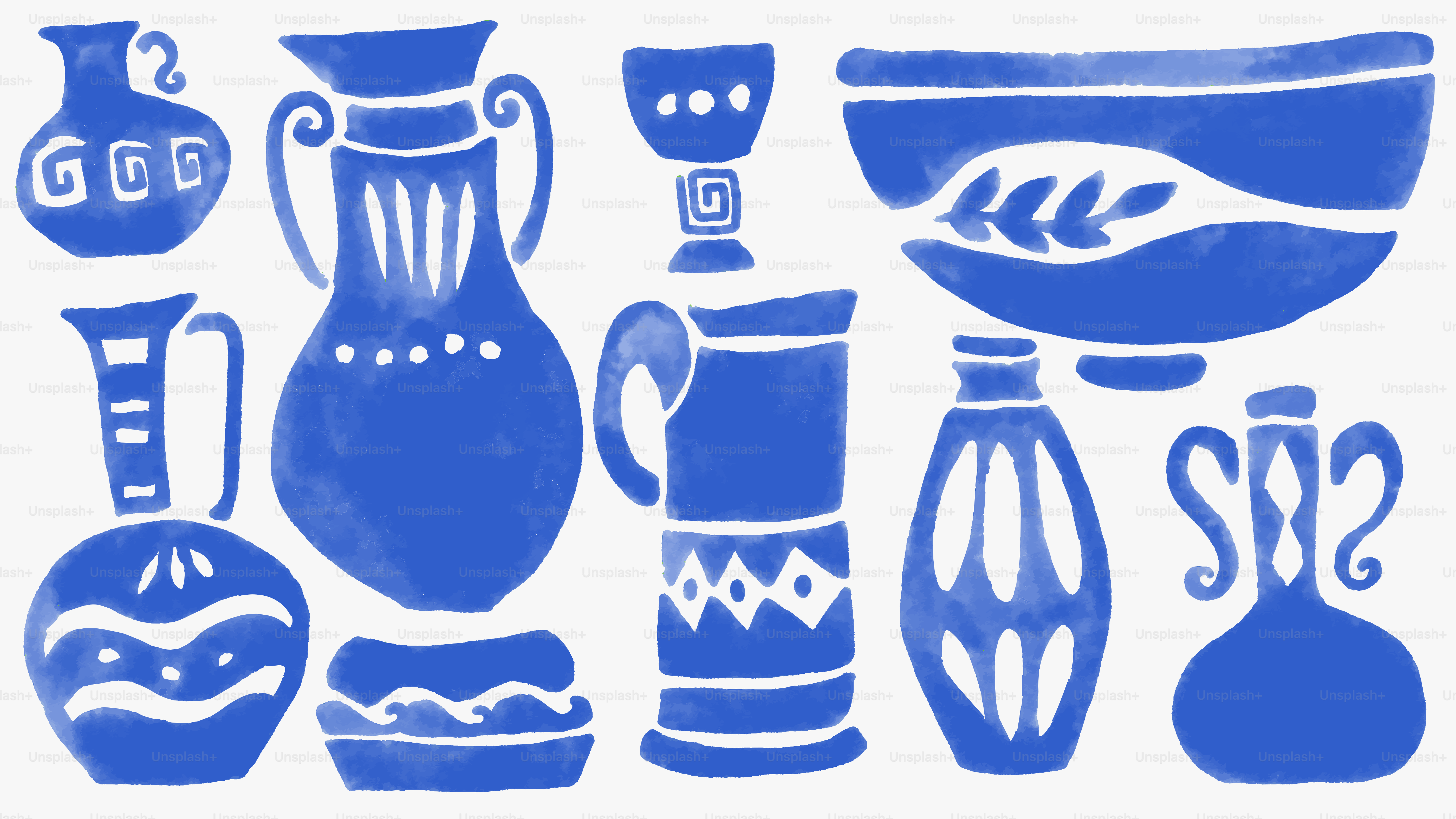 Eine Sammlung blauer Keramikgefäße mit weißen Mustern.