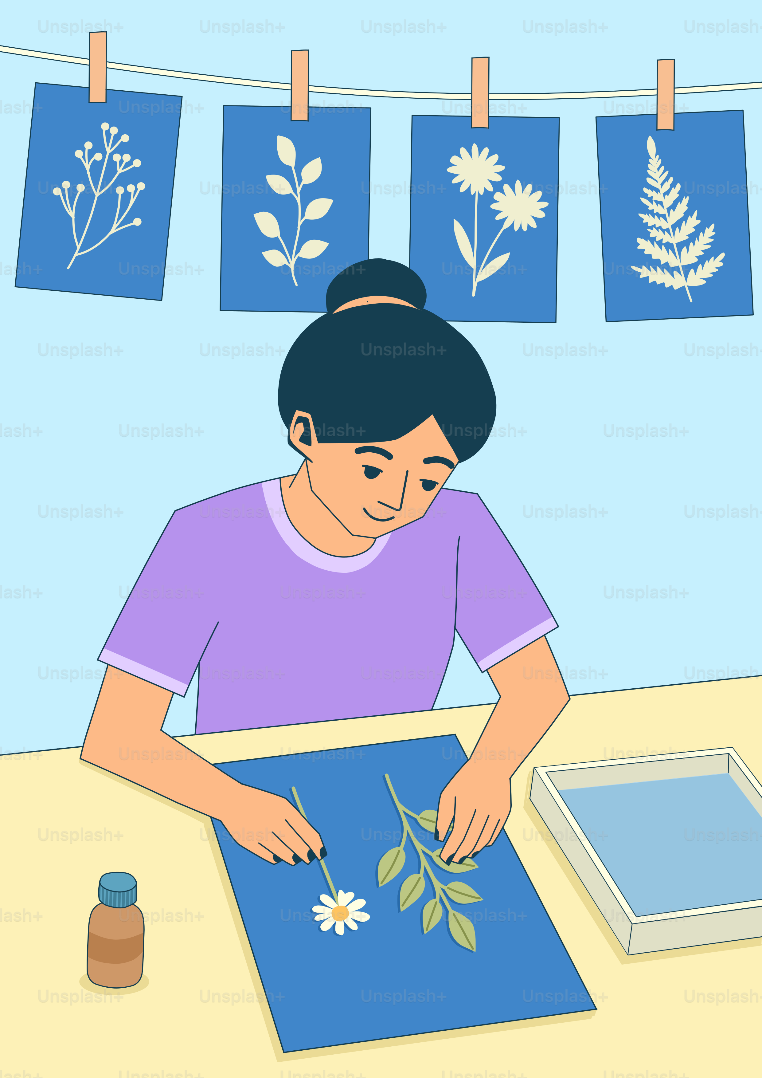 Uma mulher fazendo estampas botânicas com folhas e flores.
