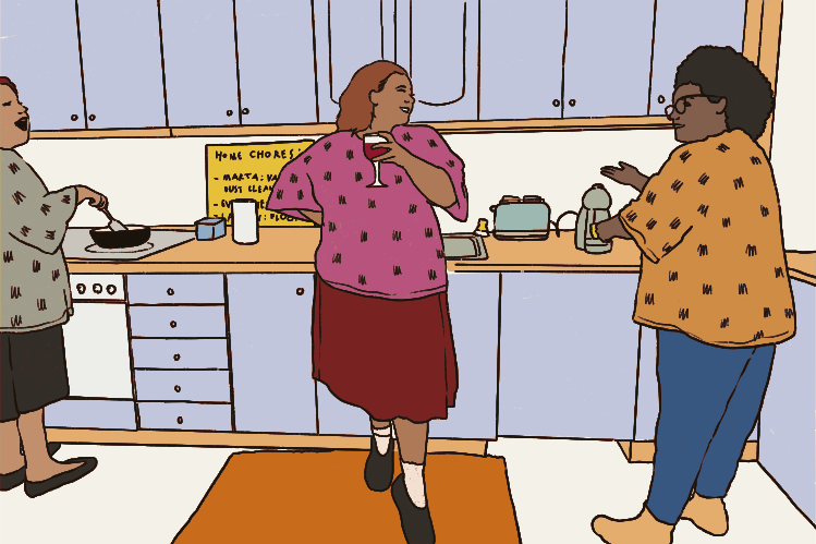Tiga wanita di dapur co-living