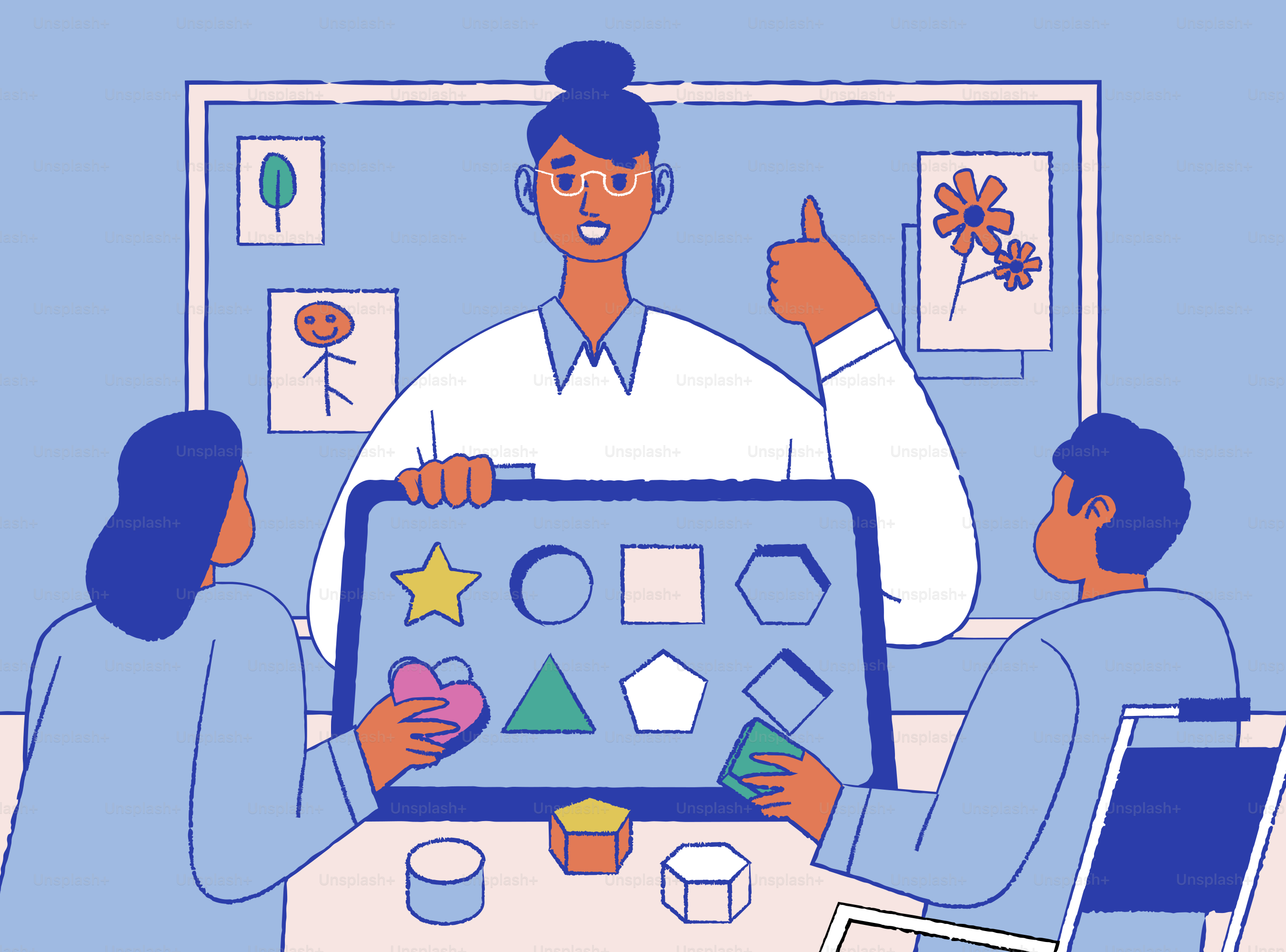 Um professor mostrando formas geométricas para dois alunos em uma sala de aula